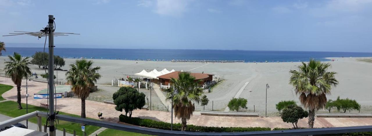 Mare Blu Apartment Gizzeria Exterior photo